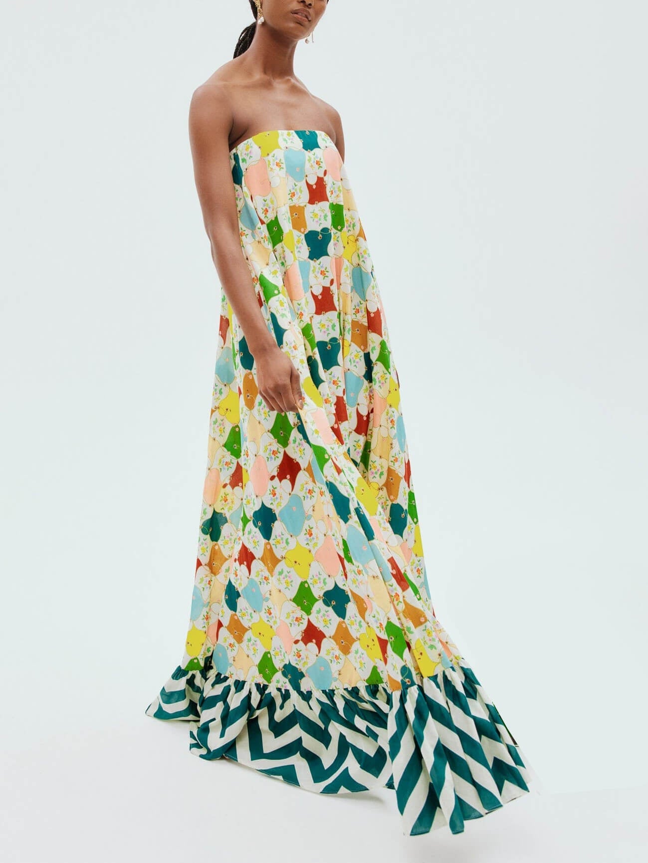 Unique Print Contrast Sleeveless Off-The-Shoulder Maxi Dress